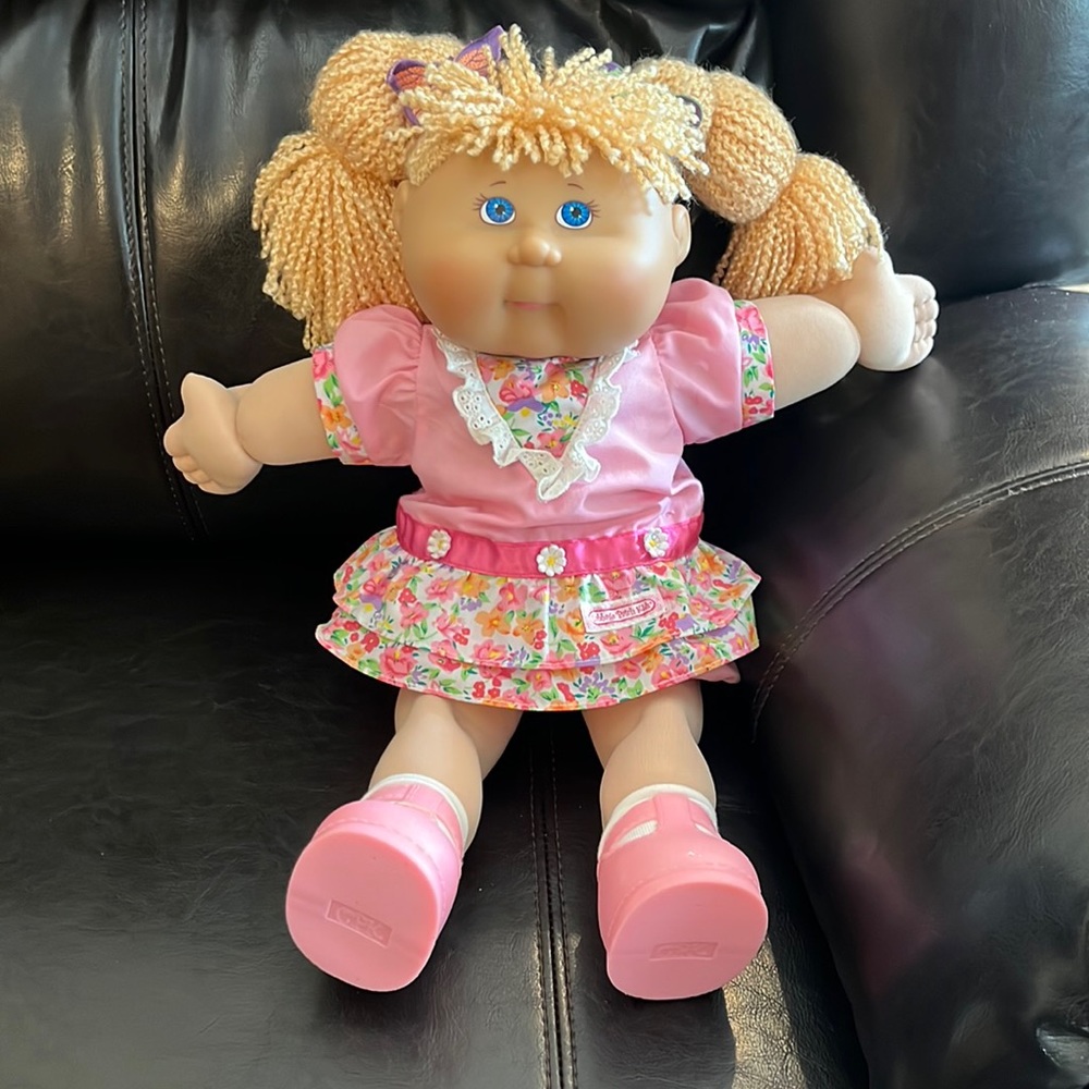 Vintage 2004 Cabbage Patch Doll EUC